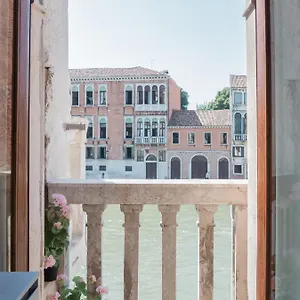 Palace Canal View By Wonderful Italy Venezia